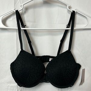 Auden  Demi coverage, underwire bra. 32C